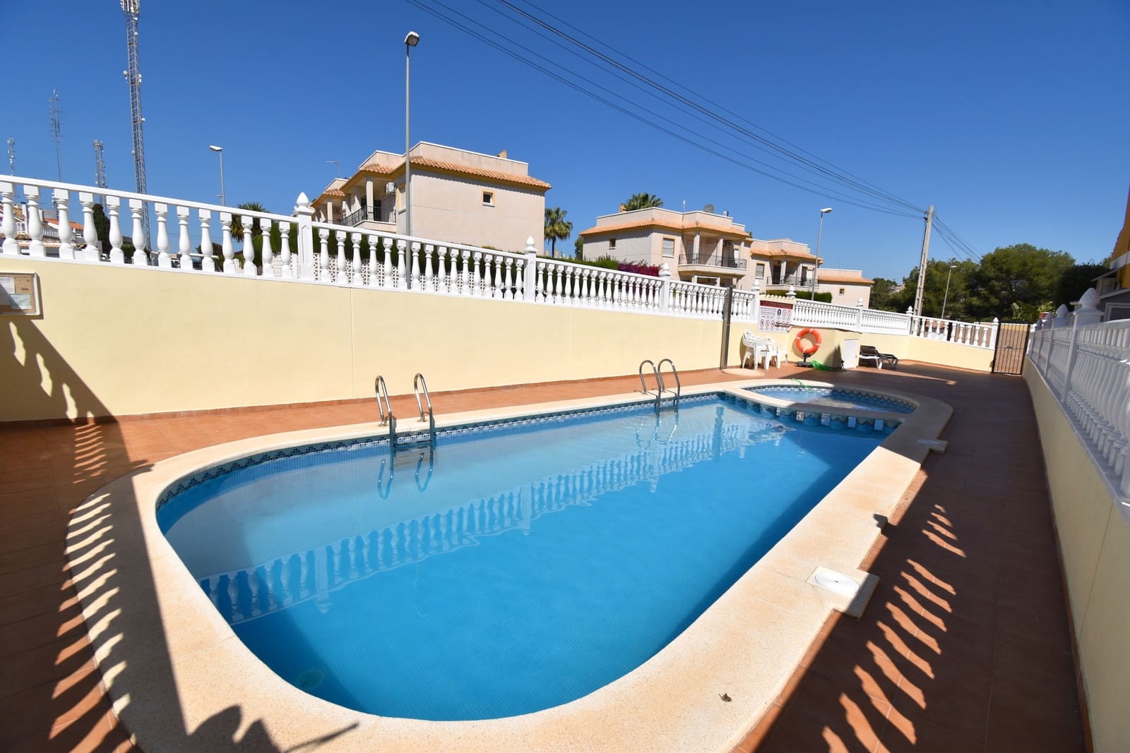 2 soveværelse Byhus til salg i Villamartin med swimmingpool - € 149.995 (Ref: 9855061)
