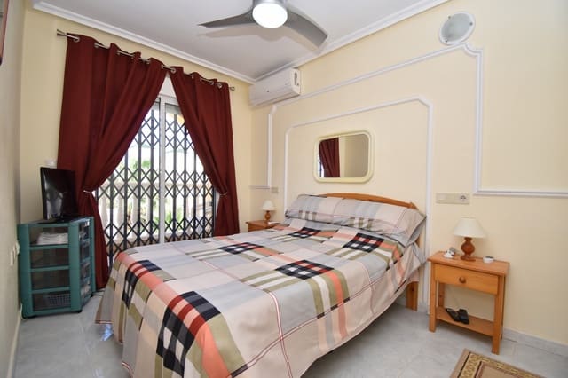 2 soveværelse Byhus til salg i Villamartin, Orihuela med swimmingpool - € 149.995 (Ref: 9855061)
