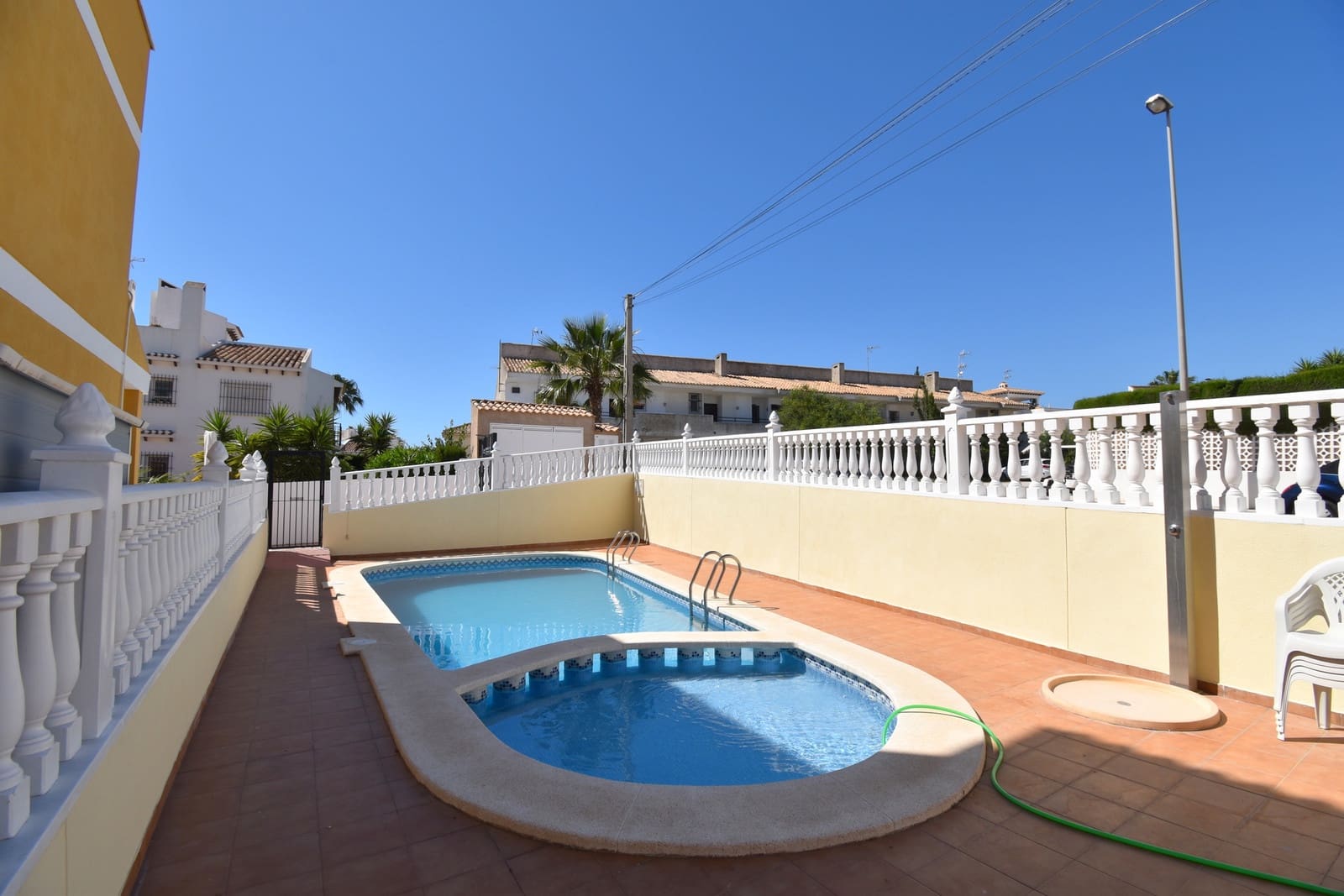2 soveværelse Byhus til salg i Villamartin med swimmingpool - € 149.995 (Ref: 9855061)