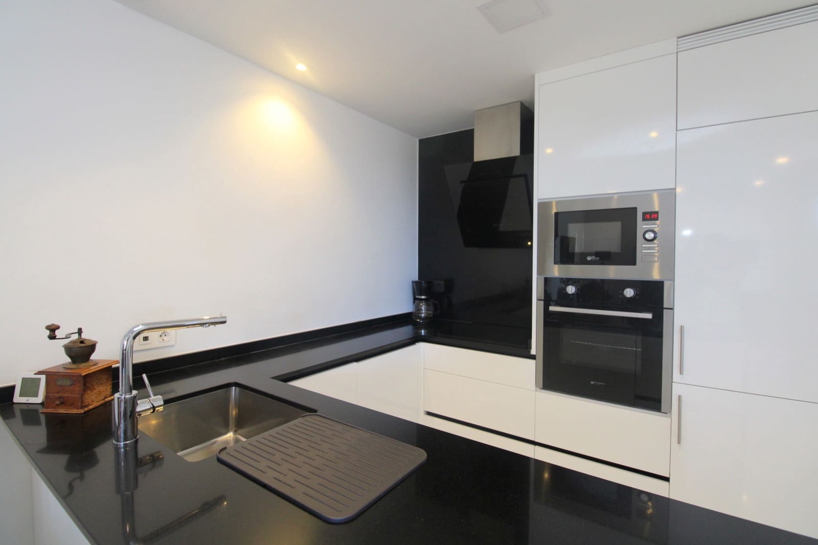 2 bedroom Apartment for sale in Villamartin with pool garage - € 259,000 (Ref: 9861613)