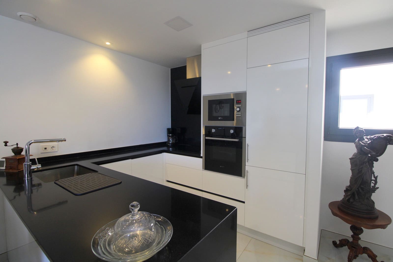 2 bedroom Apartment for sale in Villamartin with pool garage - € 259,000 (Ref: 9861613)