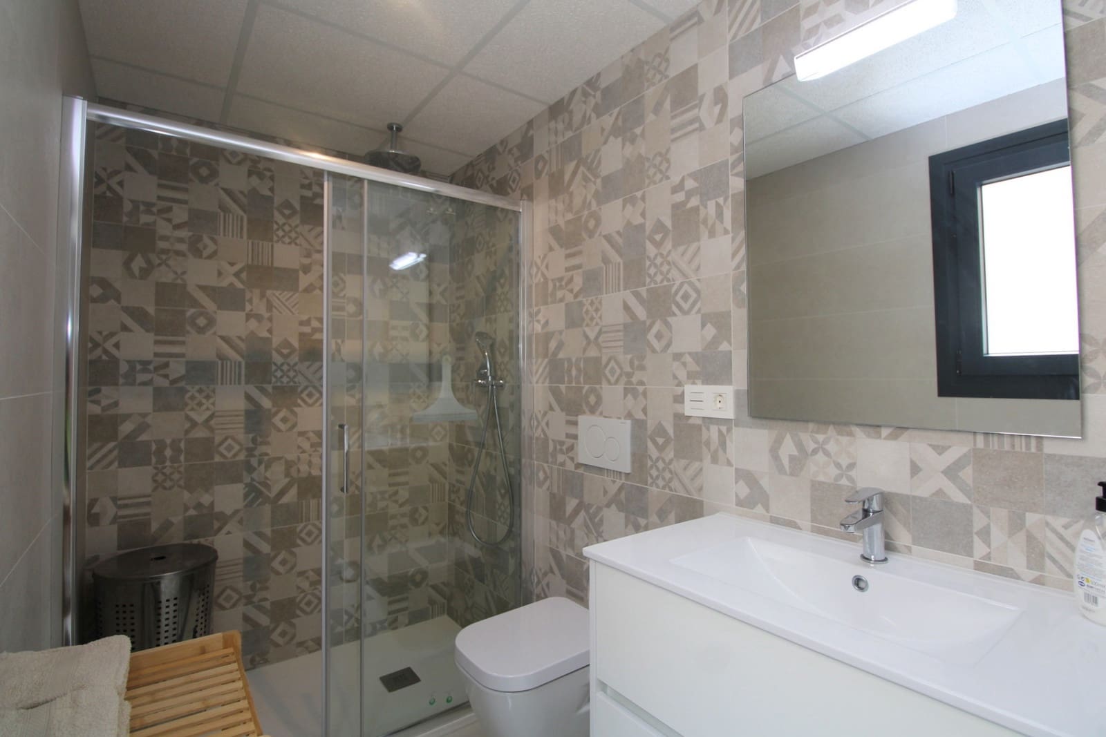 2 bedroom Apartment for sale in Villamartin with pool garage - € 259,000 (Ref: 9861613)