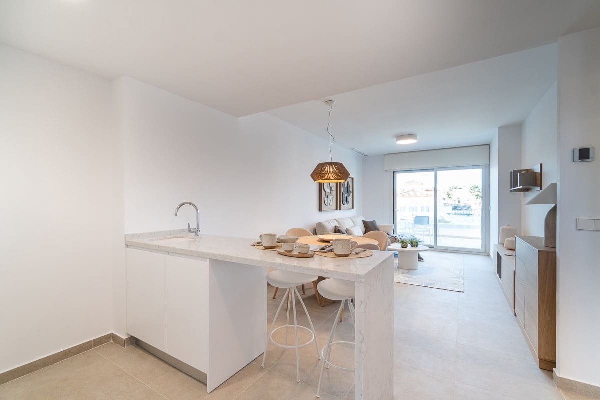 4 soveværelse Lejlighed til salg i Playa Flamenca med swimmingpool garage - € 499.000 (Ref: 9868290)