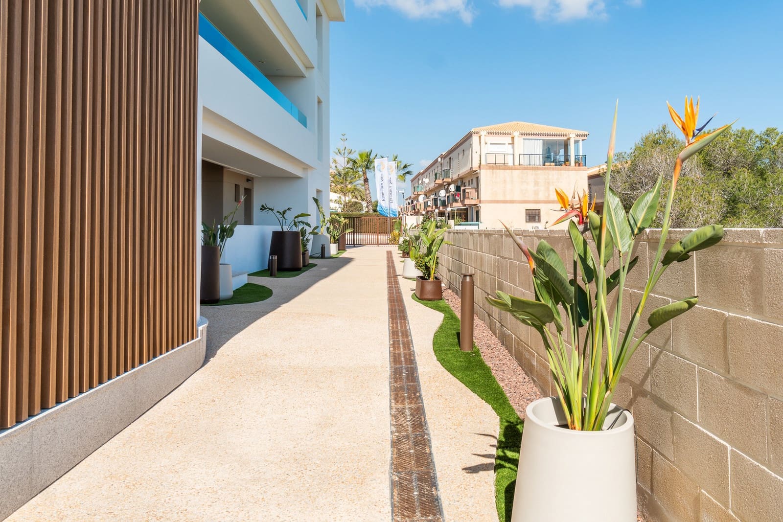 4 soveværelse Lejlighed til salg i Playa Flamenca med swimmingpool garage - € 499.000 (Ref: 9868290)