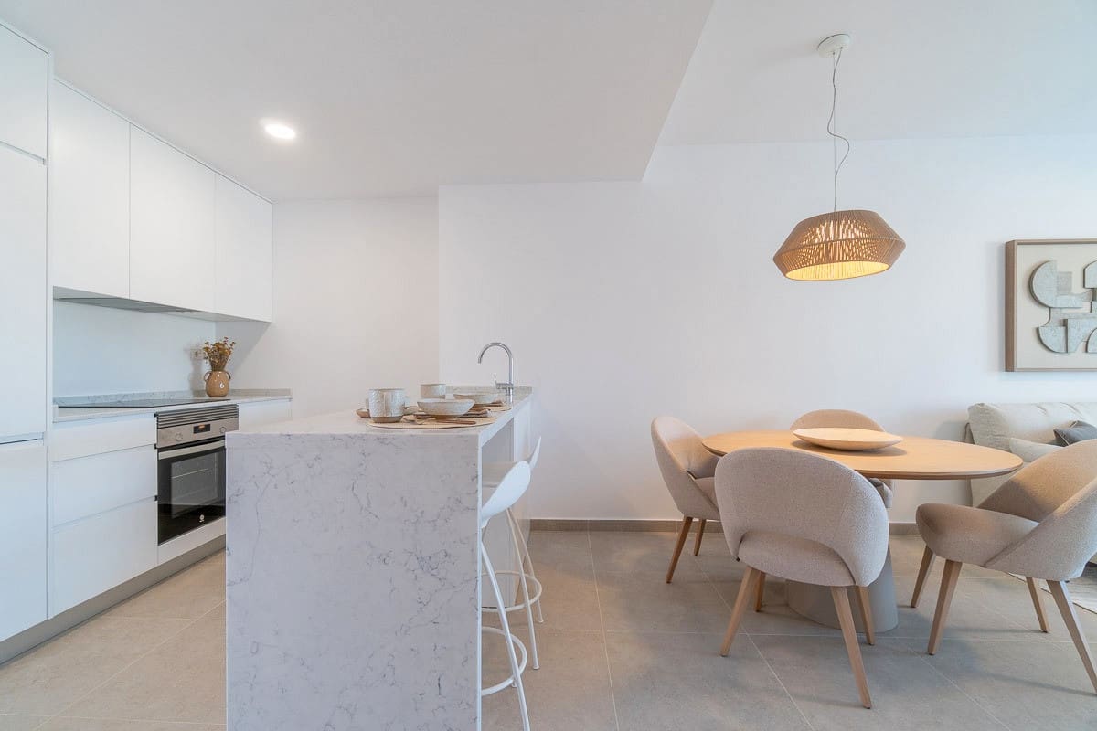 2 soveværelse Lejlighed til salg i Playa Flamenca med swimmingpool garage - € 325.000 (Ref: 9868292)