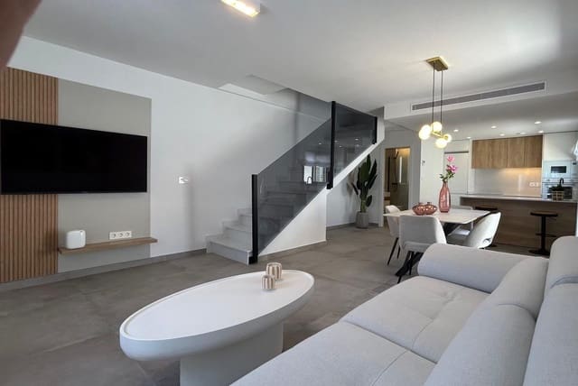3 chambre Maison de Ville à vendre à Pilar de la Horadada ciudad, Pilar de la Horadada avec garage - 299 900 € (Ref: 9875759)