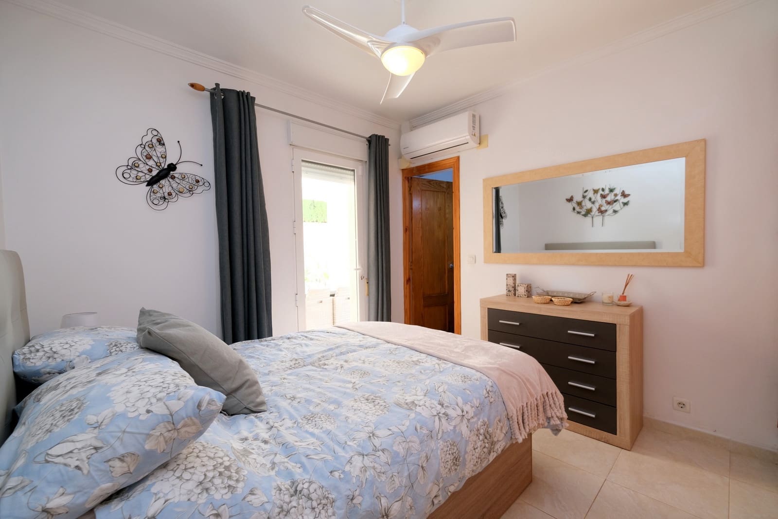 4 soveværelse Villa til salg i Cabo Roig med swimmingpool garage - € 795.000 (Ref: 9878103)