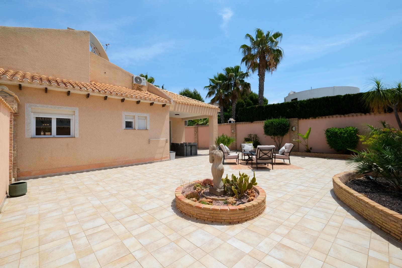 4 soveværelse Villa til salg i Cabo Roig med swimmingpool garage - € 795.000 (Ref: 9878103)