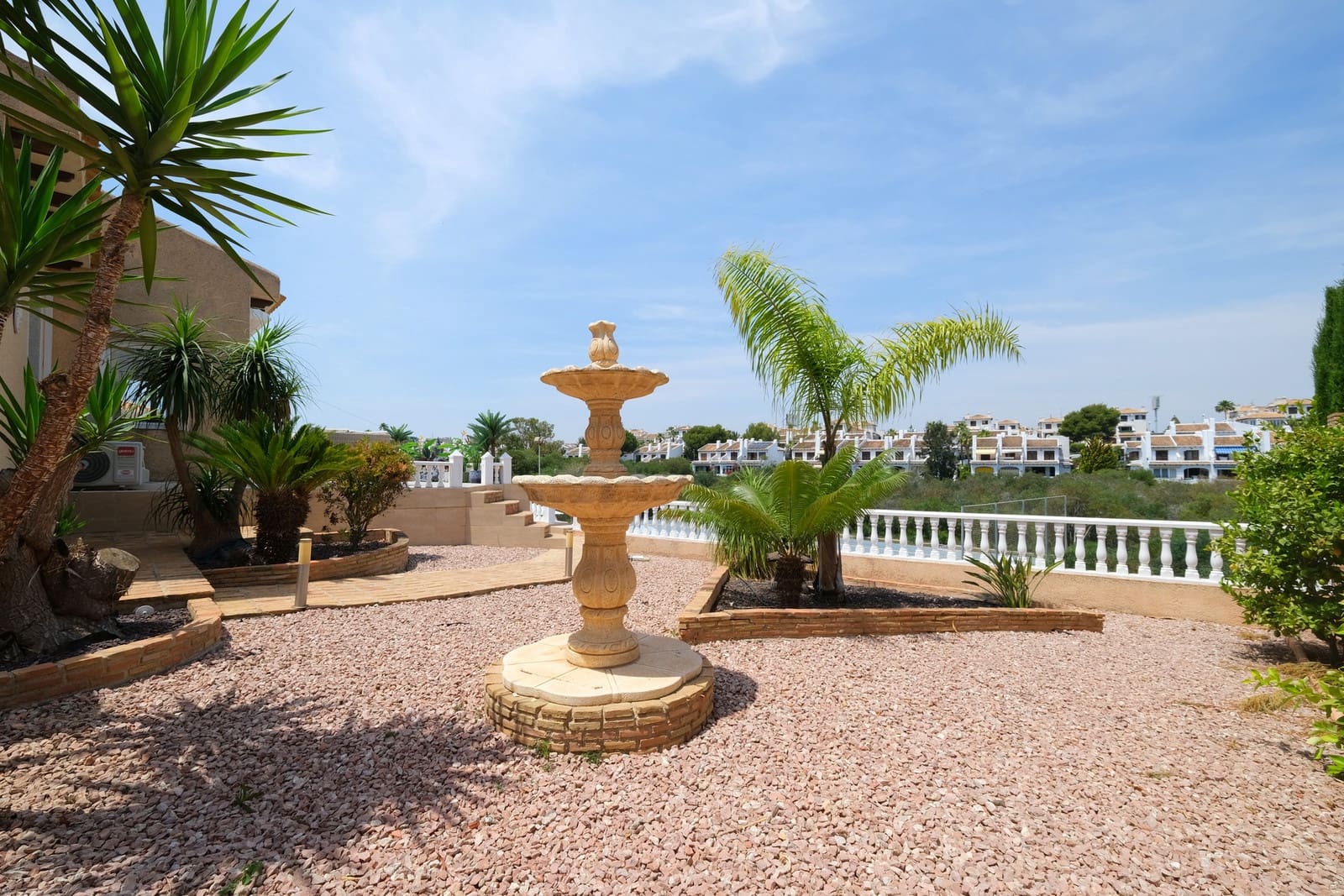 4 soveværelse Villa til salg i Cabo Roig med swimmingpool garage - € 795.000 (Ref: 9878103)