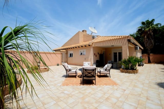 4 soverom Villa til salgs i Cabo Roig, Orihuela med svømmebasseng garasje - € 795 000 (Ref: 9878103)
