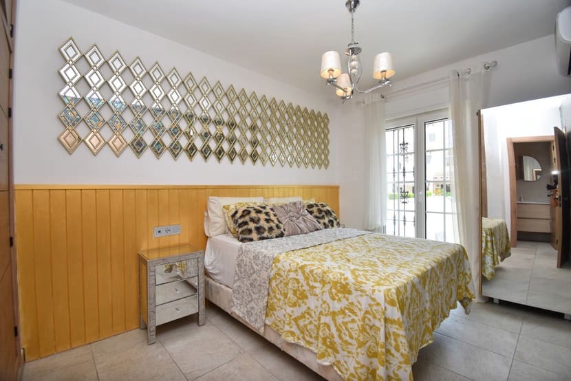 2 slaapkamer Bungalow te koop in Las Ramblas Golf met zwembad - € 289.000 (Ref: 9880652)