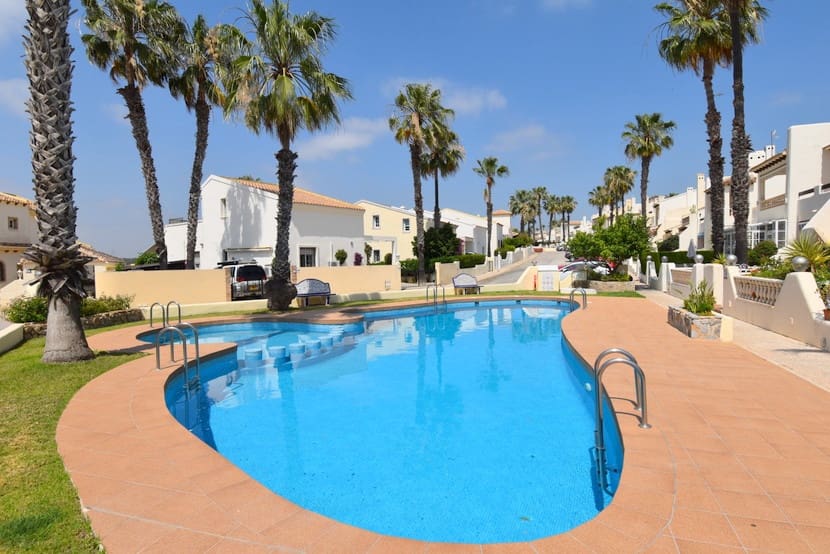 2 slaapkamer Bungalow te koop in Las Ramblas Golf met zwembad - € 289.000 (Ref: 9880652)