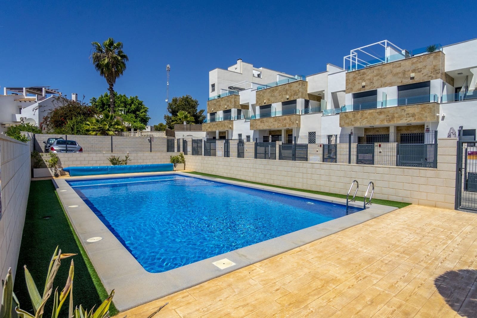 3 camera da letto Casa in vendita in Villamartin con piscina garage - 325.000 € (Rif: 9889914)