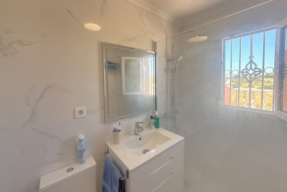 Casa de 3 habitaciones en Cabo Roig en venta con piscina garaje - 234.950 € (Ref: 9899112)