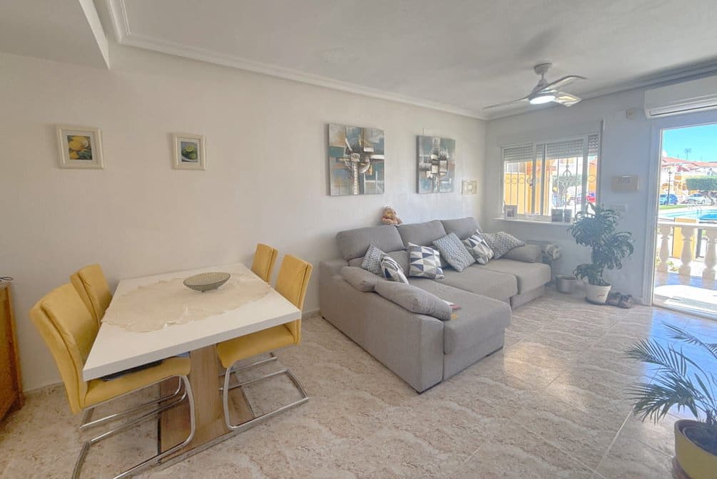 Casa de 3 habitaciones en Cabo Roig en venta con piscina garaje - 234.950 € (Ref: 9899112)