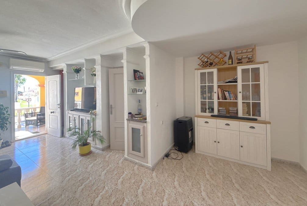 Casa de 3 habitaciones en Cabo Roig en venta con piscina garaje - 234.950 € (Ref: 9899112)
