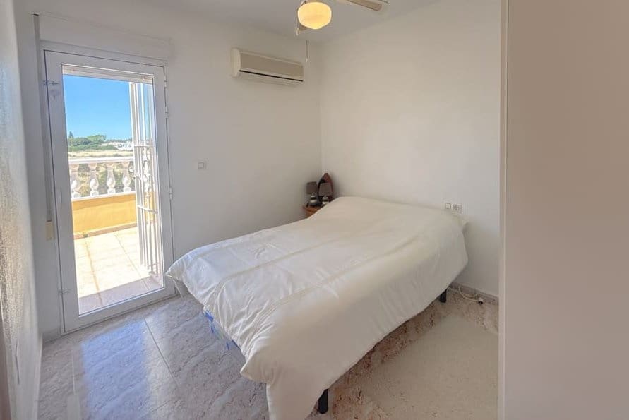 Casa de 3 habitaciones en Cabo Roig en venta con piscina garaje - 234.950 € (Ref: 9899112)