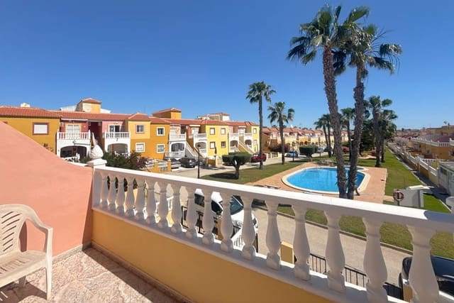 Casa de 3 habitaciones en Cabo Roig, Orihuela en venta con piscina garaje - 234.950 € (Ref: 9899112)