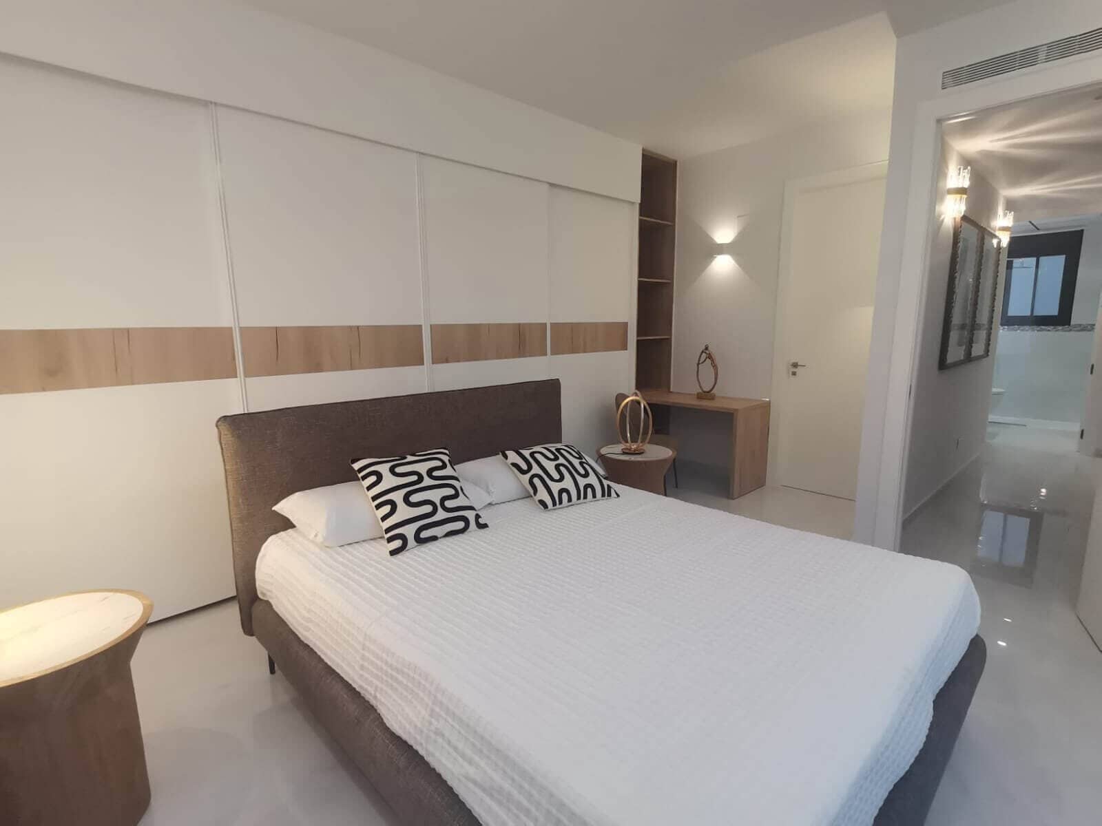 6 Zimmer Villa zu verkaufen in Cabo Roig mit Pool Garage - 1.780.000 € (Ref: 9899116)