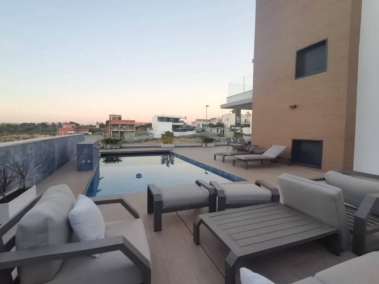 6 Zimmer Villa zu verkaufen in Cabo Roig mit Pool Garage - 1.780.000 € (Ref: 9899116)