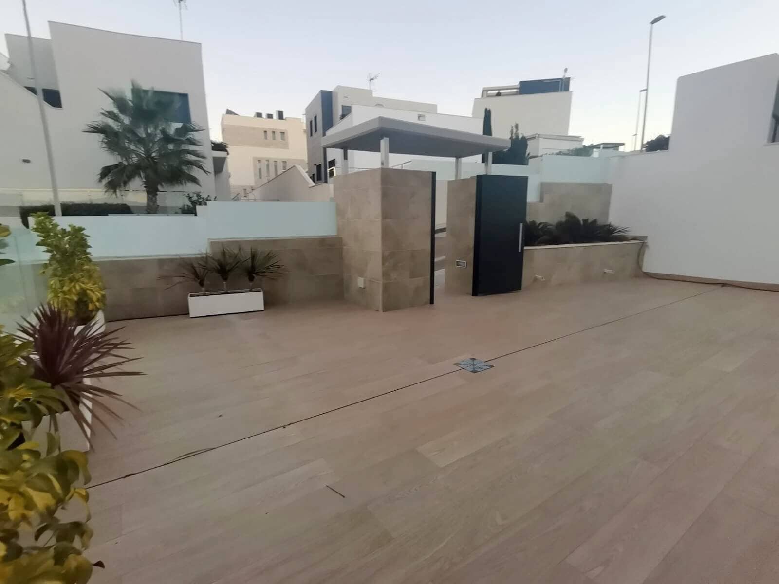 6 Zimmer Villa zu verkaufen in Cabo Roig mit Pool Garage - 1.780.000 € (Ref: 9899116)