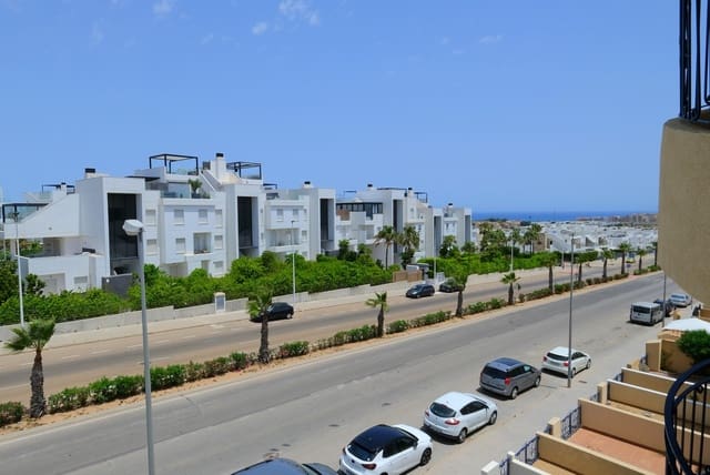 2 soverom Penthouse til salgs i Punta Prima, Torrevieja med svømmebasseng - € 149 995 (Ref: 9915306)
