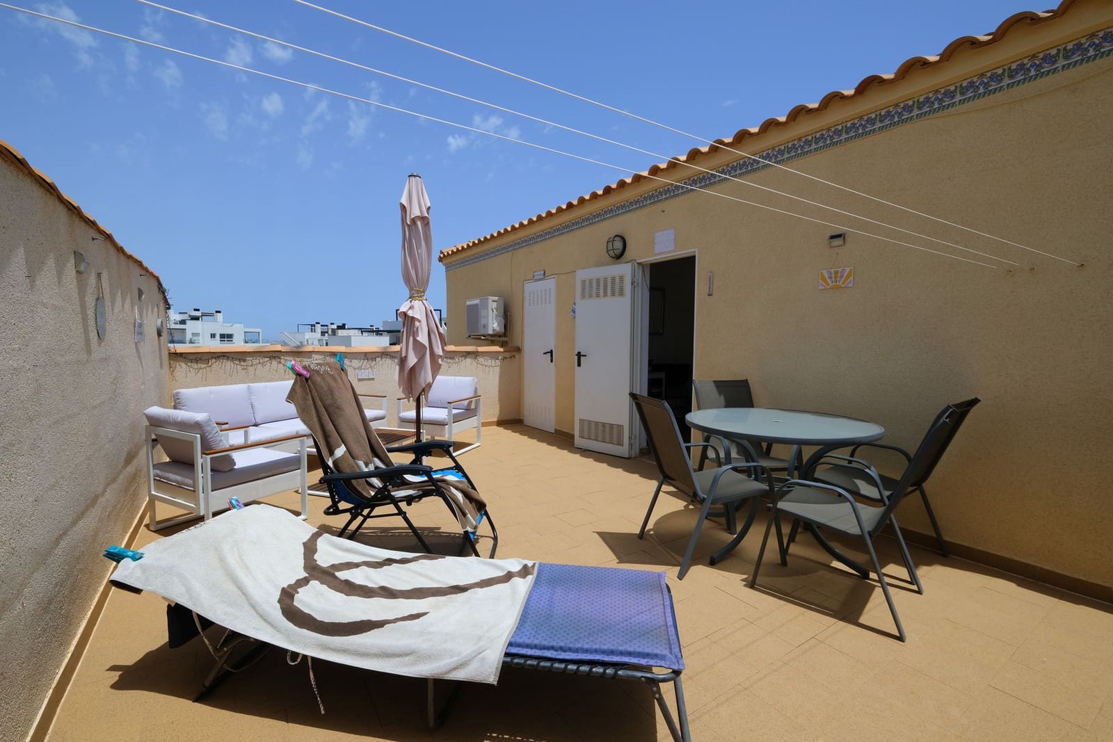 2 soverom Penthouse til salgs i Punta Prima med svømmebasseng - € 149 995 (Ref: 9915306)