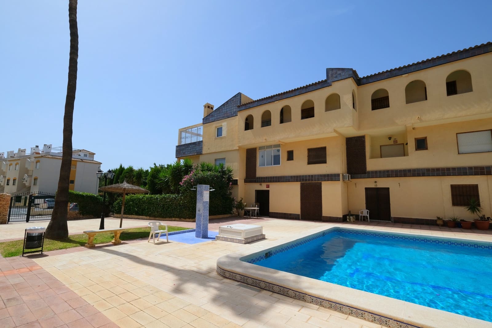 2 bedroom Penthouse for sale in Punta Prima with pool garage - € 179,995 (Ref: 9920019)