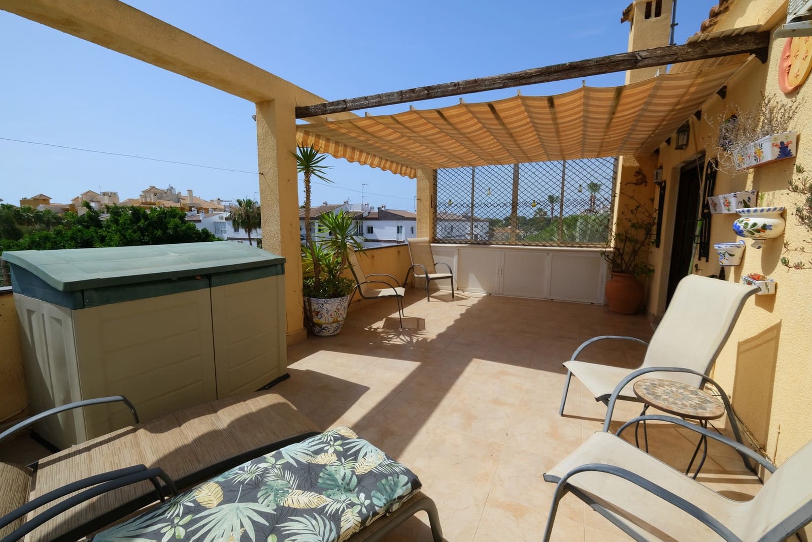 2 bedroom Penthouse for sale in Punta Prima with pool garage - € 179,995 (Ref: 9920019)