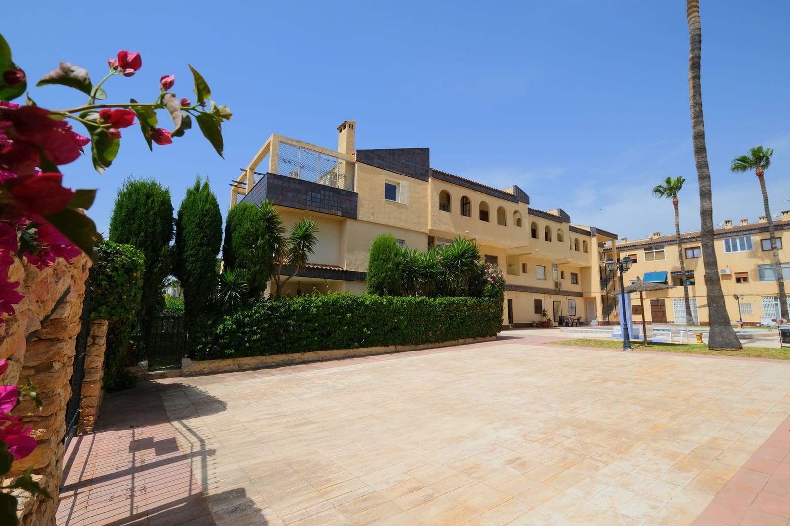 2 bedroom Penthouse for sale in Punta Prima with pool garage - € 179,995 (Ref: 9920019)