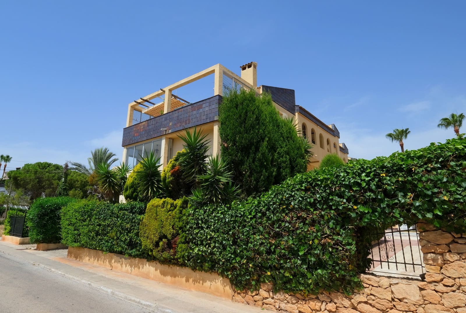 2 bedroom Penthouse for sale in Punta Prima with pool garage - € 179,995 (Ref: 9920019)