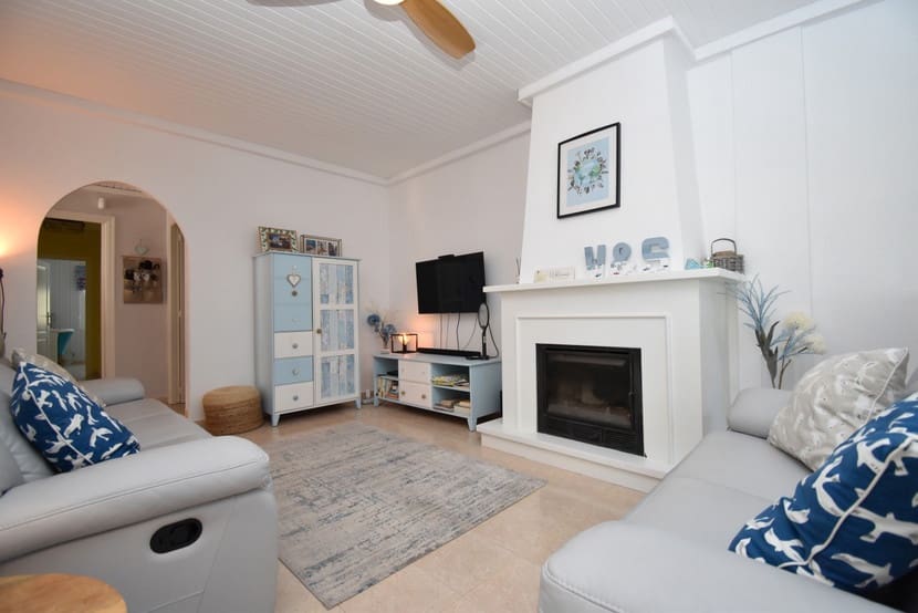 3 bedroom Villa for sale in Punta Prima with pool garage - € 529,999 (Ref: 9920020)