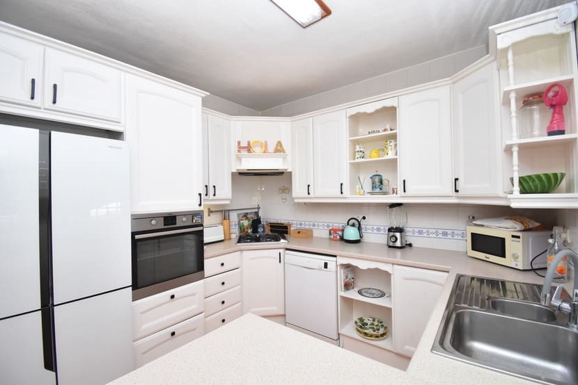 3 bedroom Villa for sale in Punta Prima with pool garage - € 529,999 (Ref: 9920020)