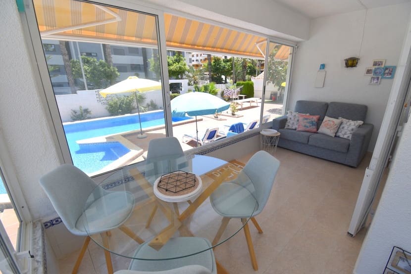 3 bedroom Villa for sale in Punta Prima with pool garage - € 529,999 (Ref: 9920020)