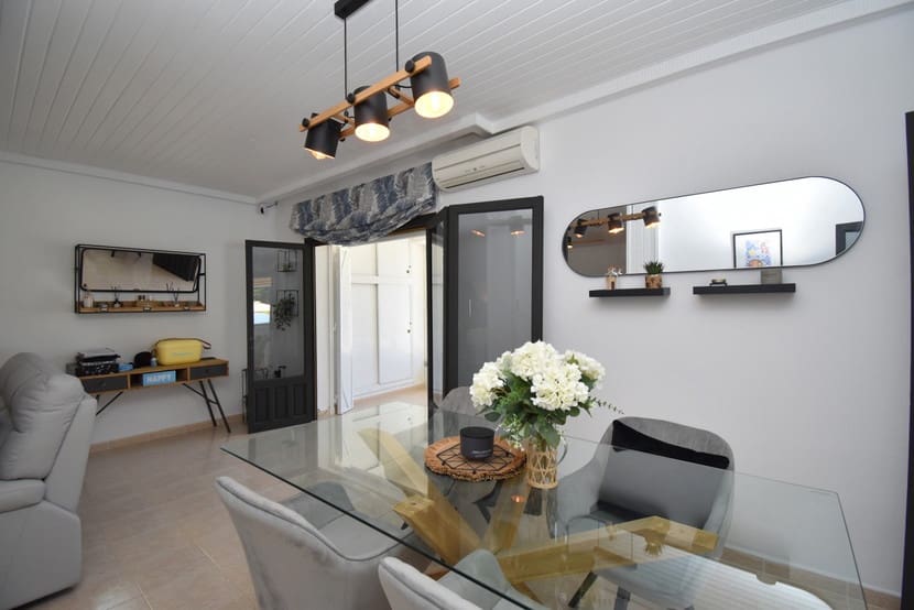 3 bedroom Villa for sale in Punta Prima with pool garage - € 529,999 (Ref: 9920020)