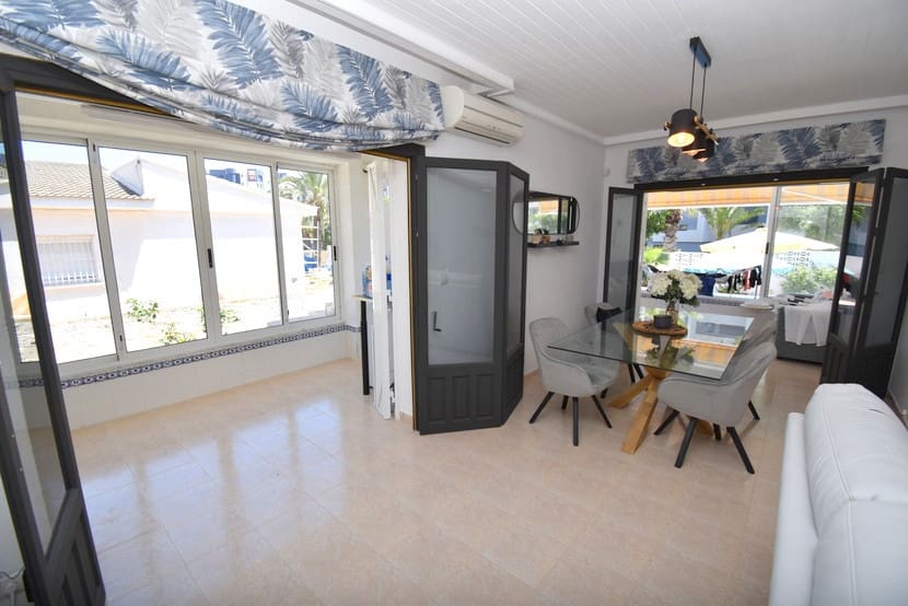 3 bedroom Villa for sale in Punta Prima with pool garage - € 529,999 (Ref: 9920020)