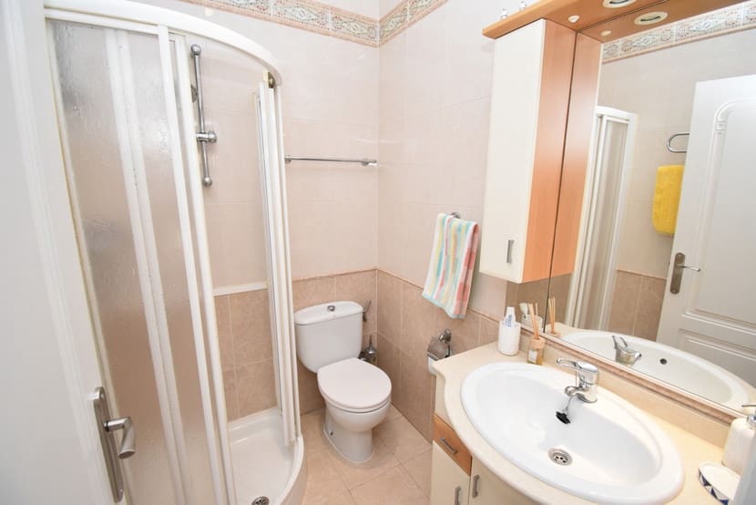 3 bedroom Villa for sale in Punta Prima with pool garage - € 529,999 (Ref: 9920020)
