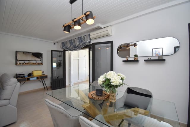 3 soverom Villa til salgs i Punta Prima, Torrevieja med svømmebasseng garasje - € 529 999 (Ref: 9920020)