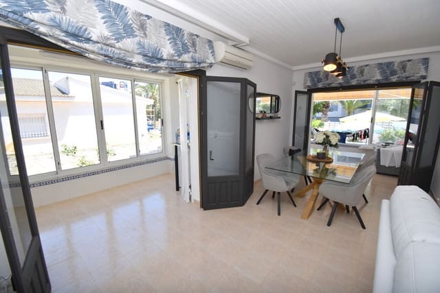 3 soverom Villa til salgs i Punta Prima, Torrevieja med svømmebasseng garasje - € 529 999 (Ref: 9920020)