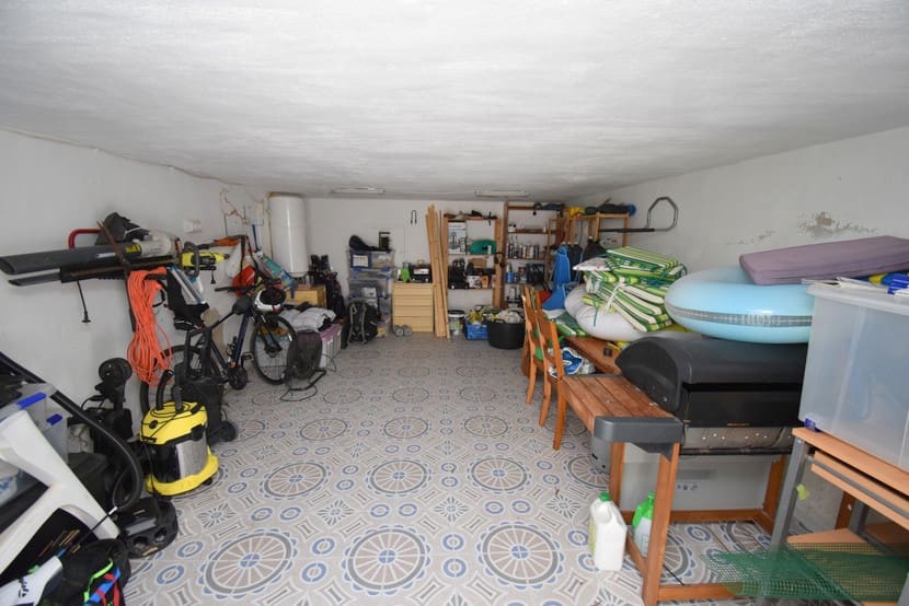 3 bedroom Villa for sale in Punta Prima with pool garage - € 529,999 (Ref: 9920020)