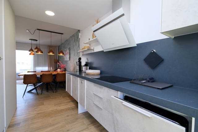 2 chambre Appartement à vendre à Punta Prima, Torrevieja avec piscine garage - 389 900 € (Ref: 9921829)