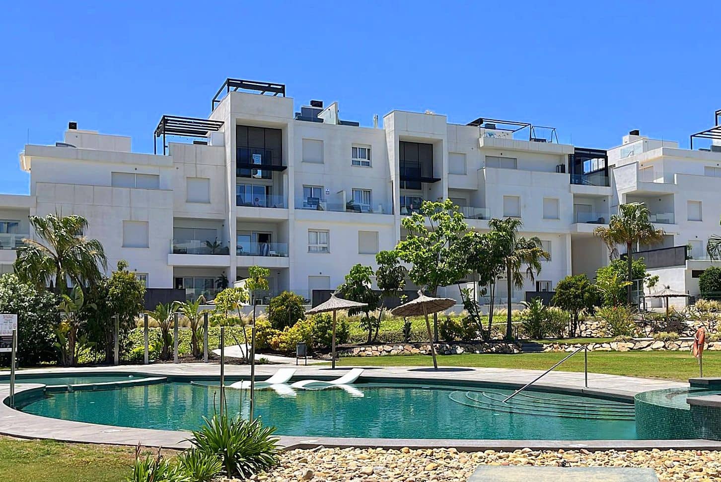 2 bedroom Apartment for sale in Punta Prima with pool garage - € 389,900 (Ref: 9921829)