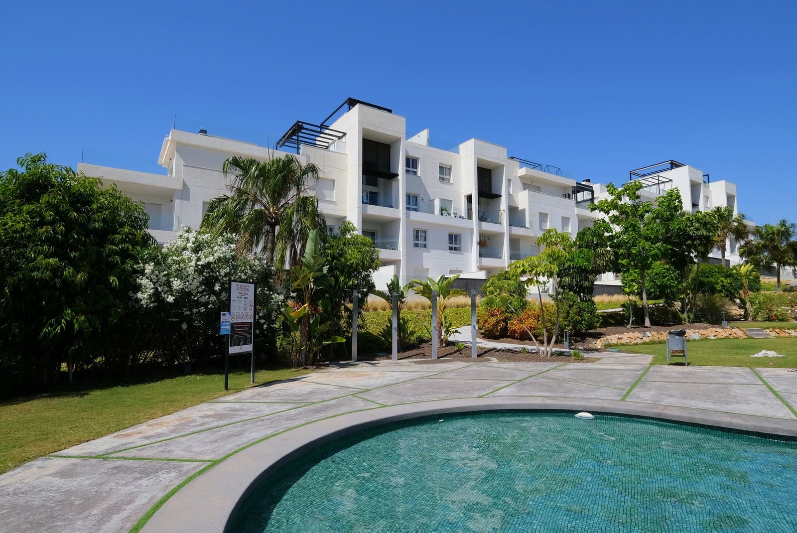 2 bedroom Apartment for sale in Punta Prima with pool garage - € 389,900 (Ref: 9921829)