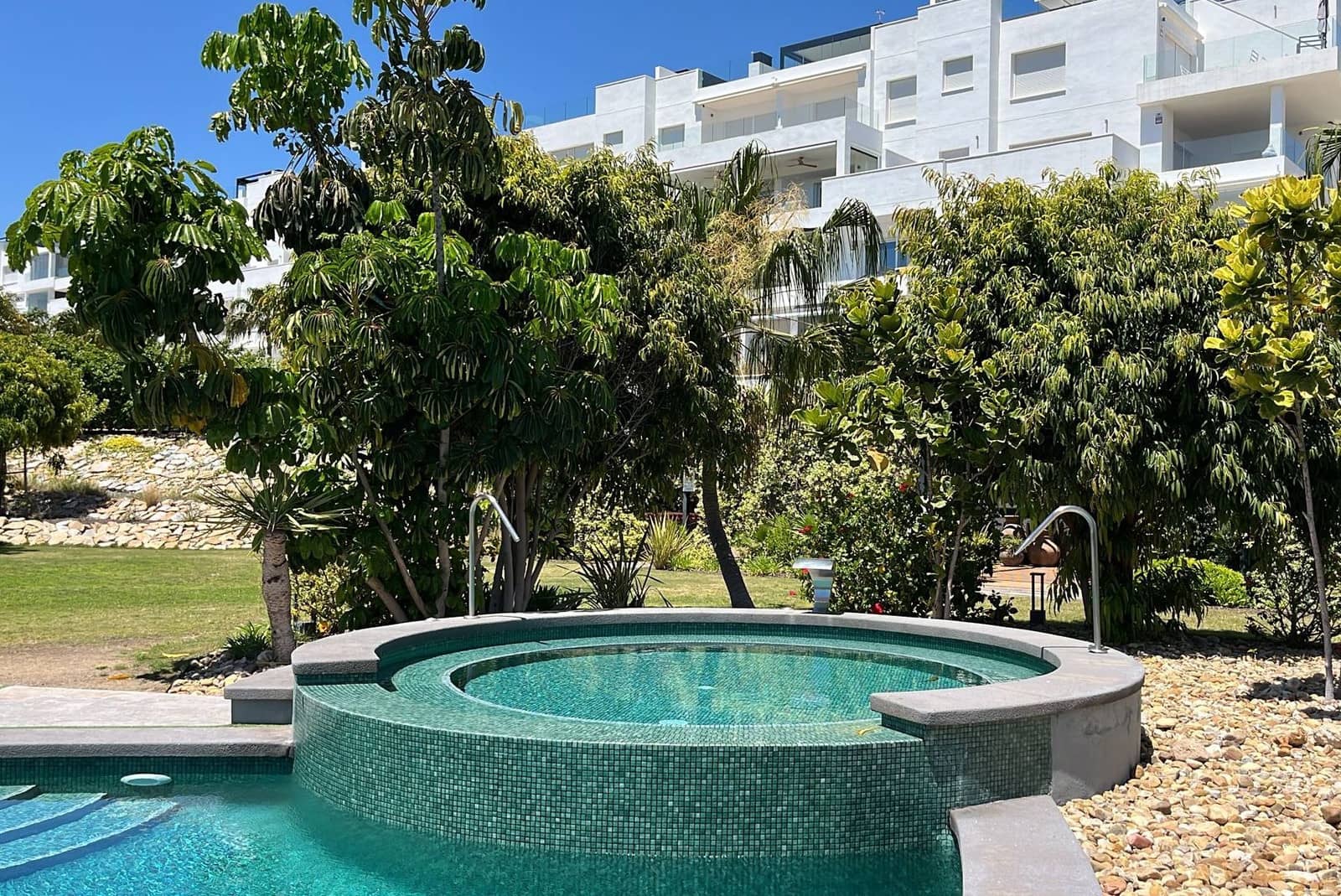 2 bedroom Apartment for sale in Punta Prima with pool garage - € 389,900 (Ref: 9921829)
