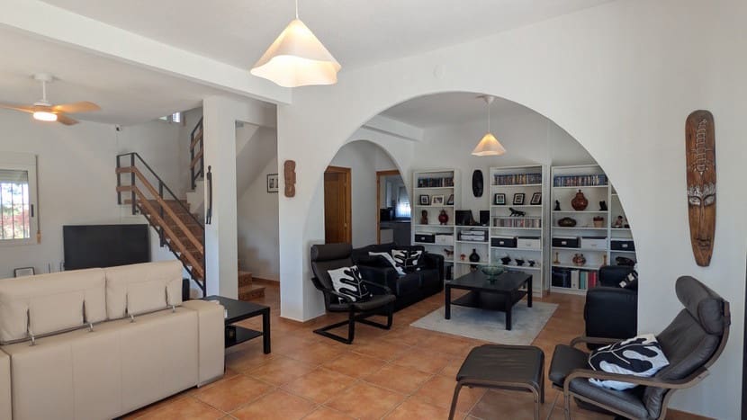 4 bedroom Villa for sale in Canada de San Pedro with pool garage - € 350,000 (Ref: 9924208)