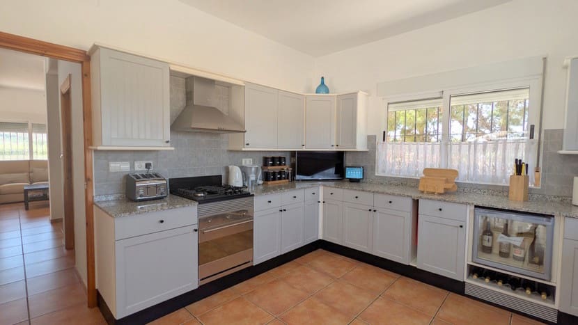 4 bedroom Villa for sale in Canada de San Pedro with pool garage - € 350,000 (Ref: 9924208)