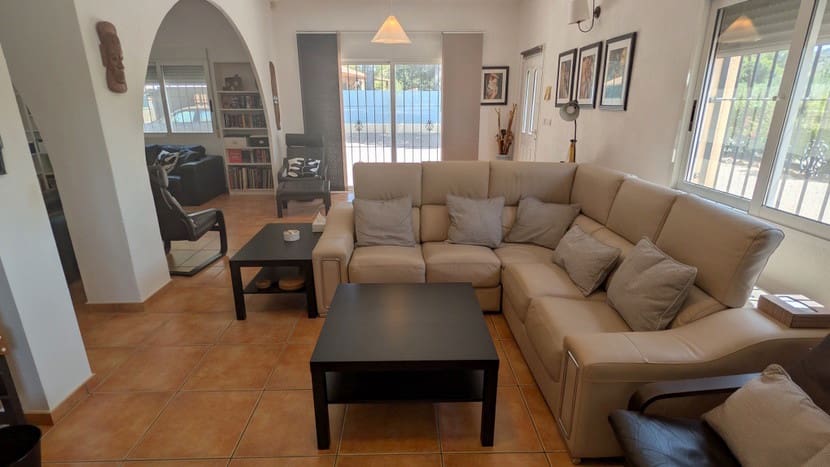 4 bedroom Villa for sale in Canada de San Pedro with pool garage - € 350,000 (Ref: 9924208)