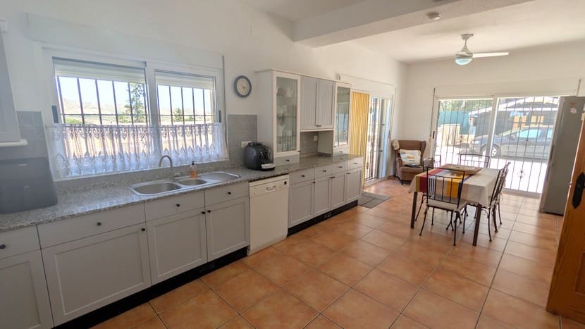 4 bedroom Villa for sale in Canada de San Pedro with pool garage - € 350,000 (Ref: 9924208)