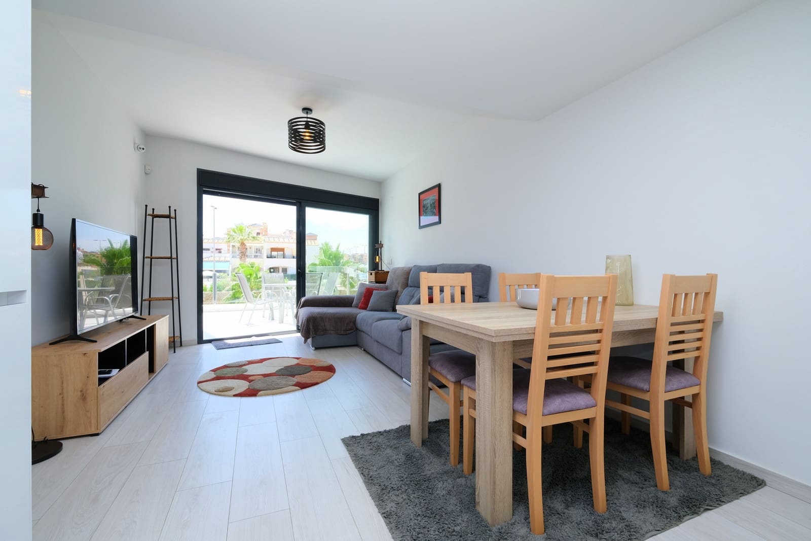3 makuuhuone Kattohuoneisto myytävänä paikassa Villamartin mukana uima-altaan 
autotalli - 379 000 € (Ref: 9935711)