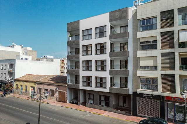 3 soverom Leilighet til salgs i Zona Pueblo, Guardamar del Segura med svømmebasseng garasje - € 334 000 (Ref: 9959310)